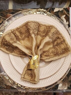 Gold Embroidered Lace Napkin - Elegant Gold Table Linen 6 Pieces w/ Napkin Rings